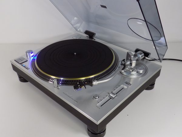 Technics SL-1200G Turntable