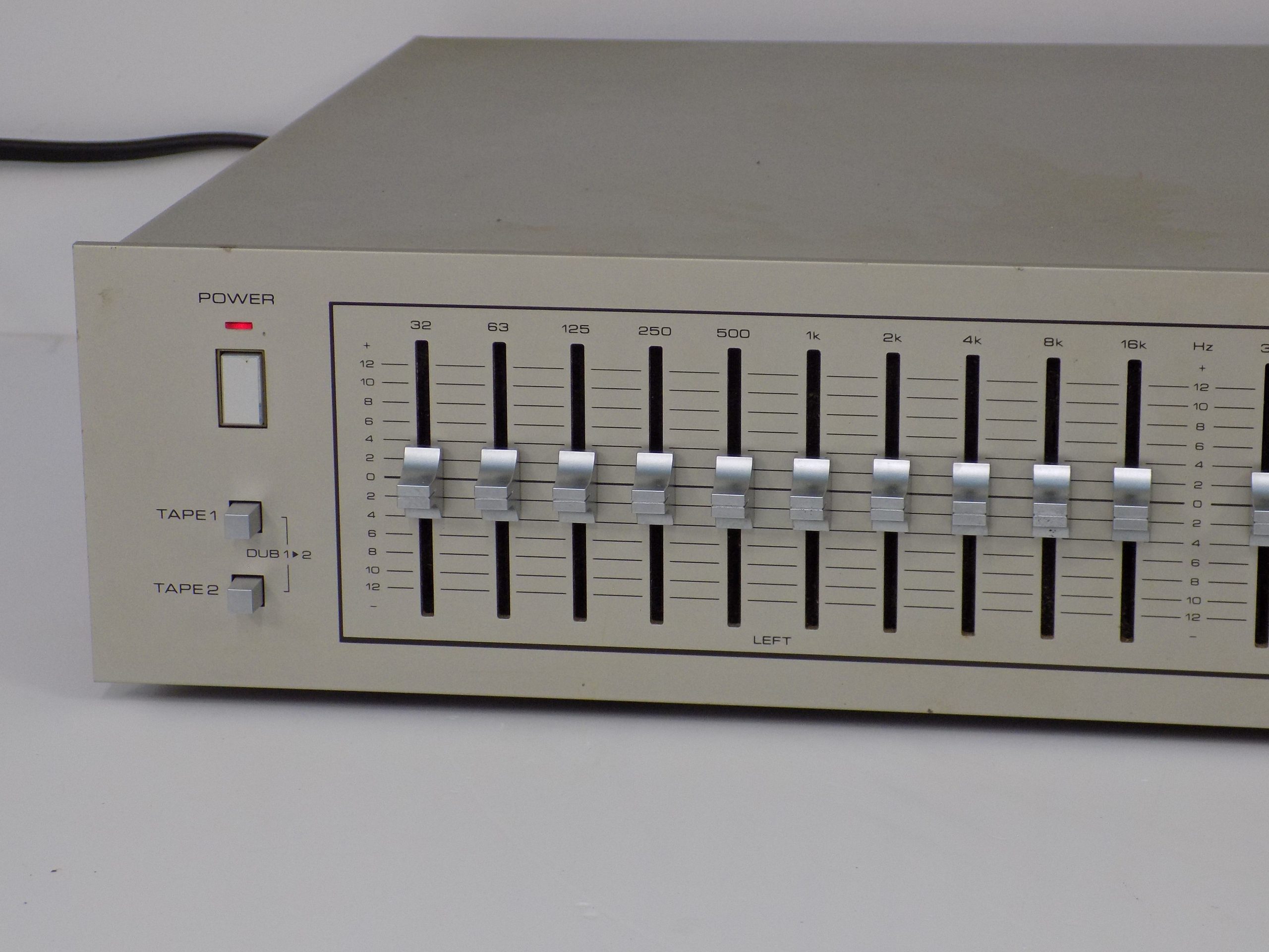 Rotel RE-860 Graphic Equaliser