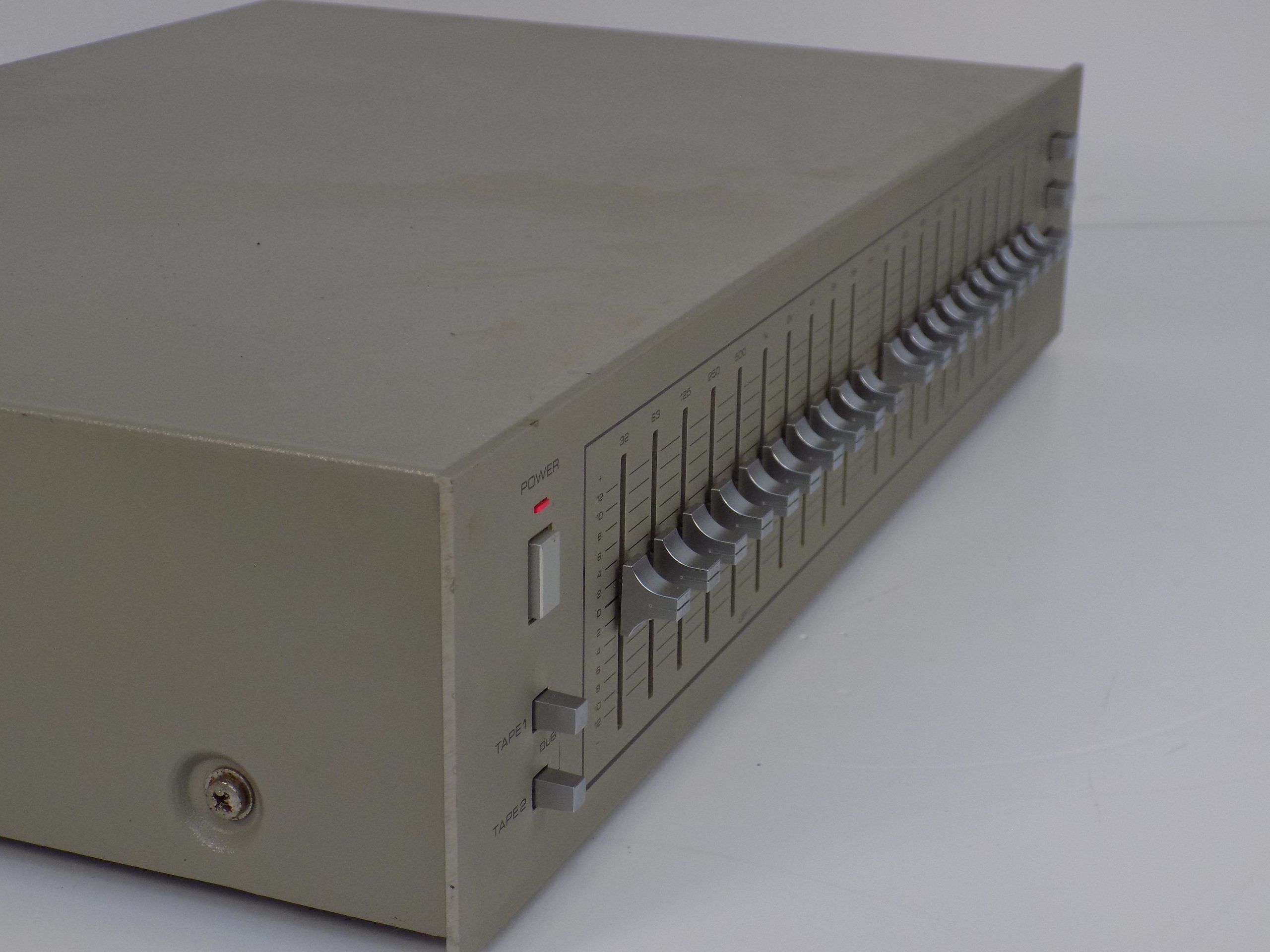 Rotel RE-860 Graphic Equaliser