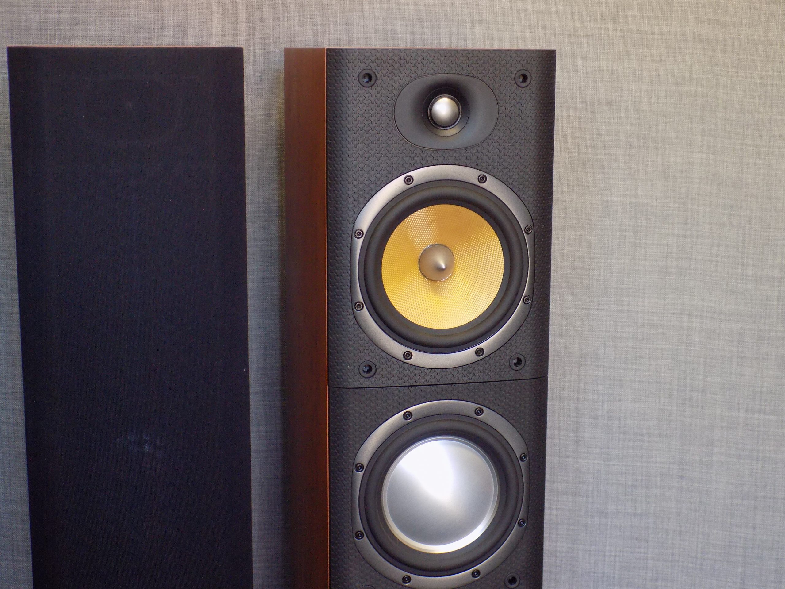 B&W DM603 S3