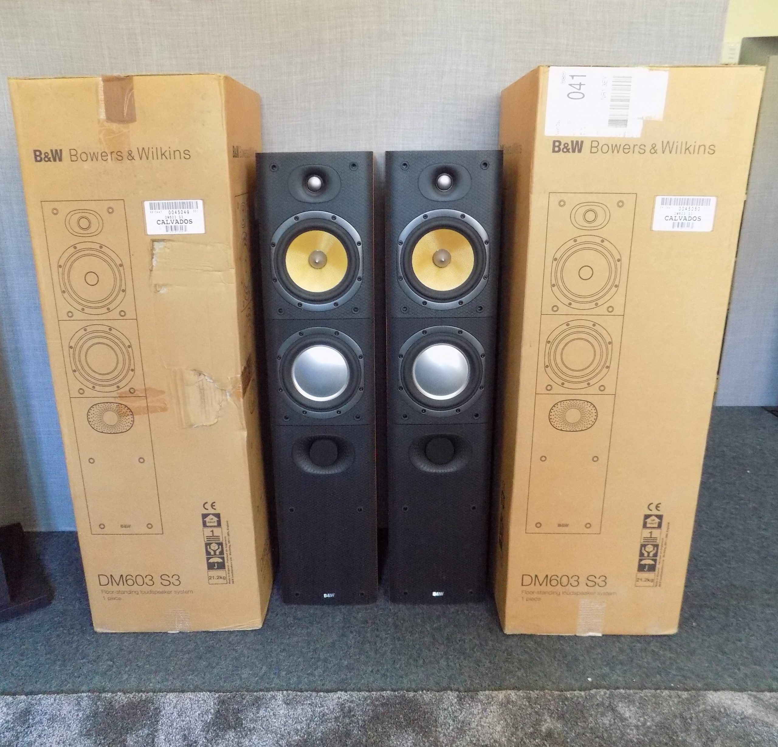 B&W DM603 S3