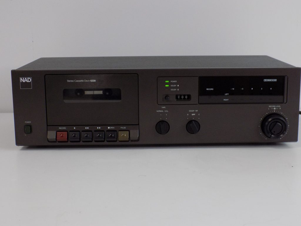 NAD 6220